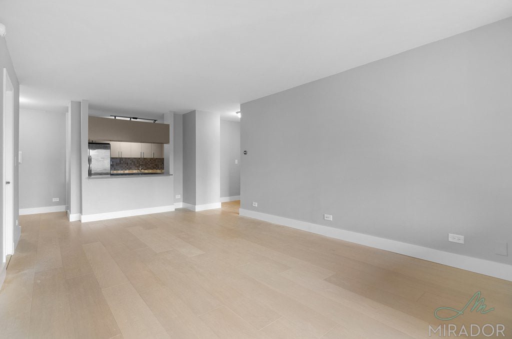 330 East 39th Street, Unit 14D photo 4