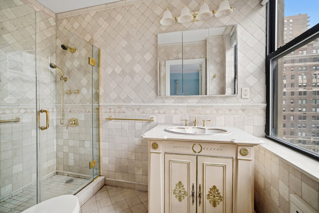 1040 Park Avenue, Unit 8E photo 11