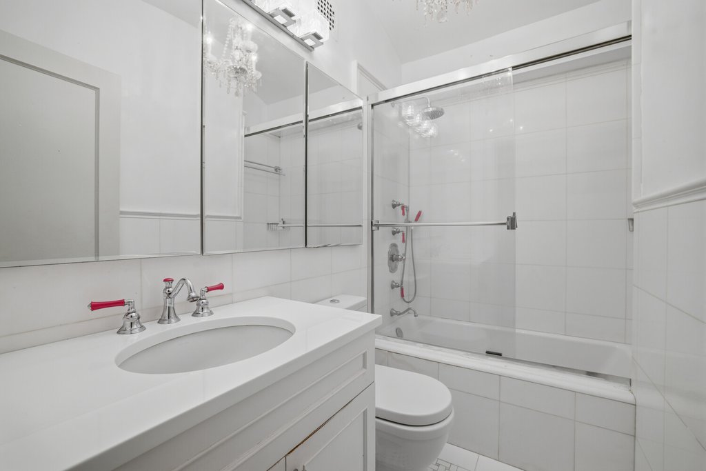 1040 Park Avenue, Unit 8E photo 15