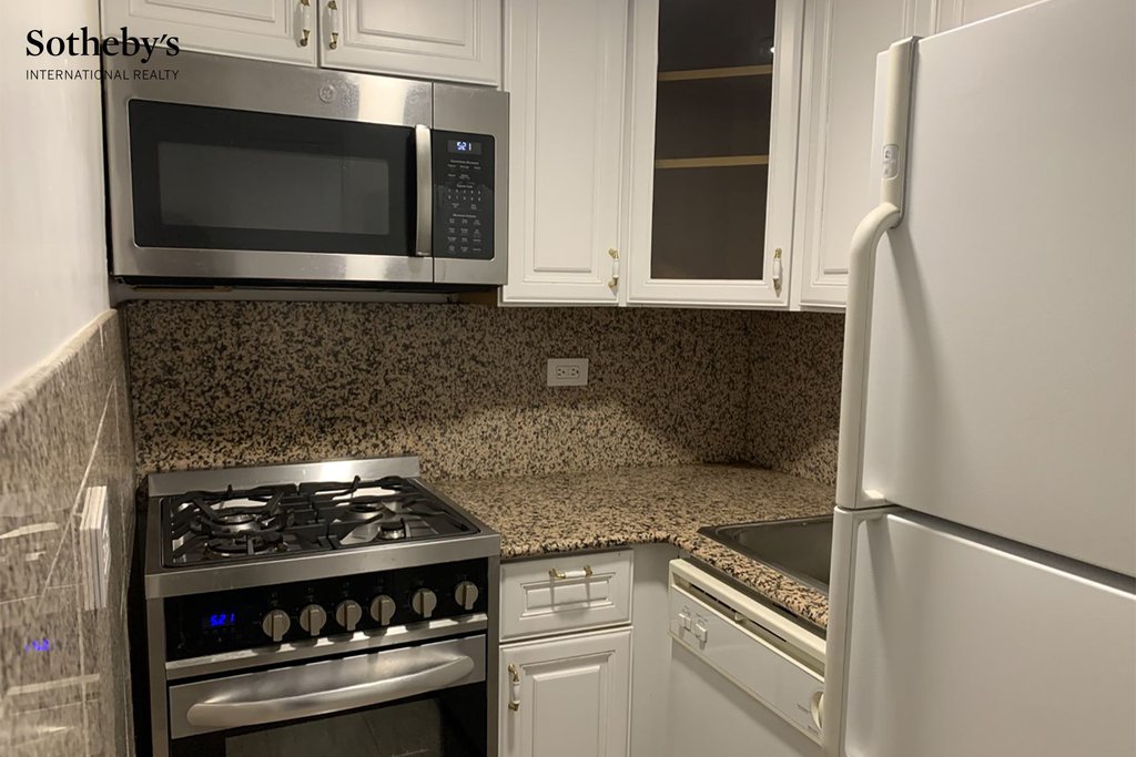 520 East 81st Street, Unit 11G photo 5