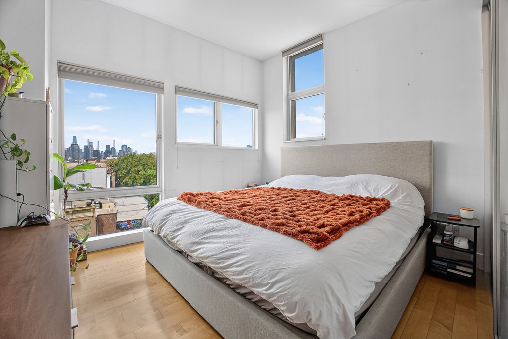 297 Driggs Avenue, Unit 6B photo 6
