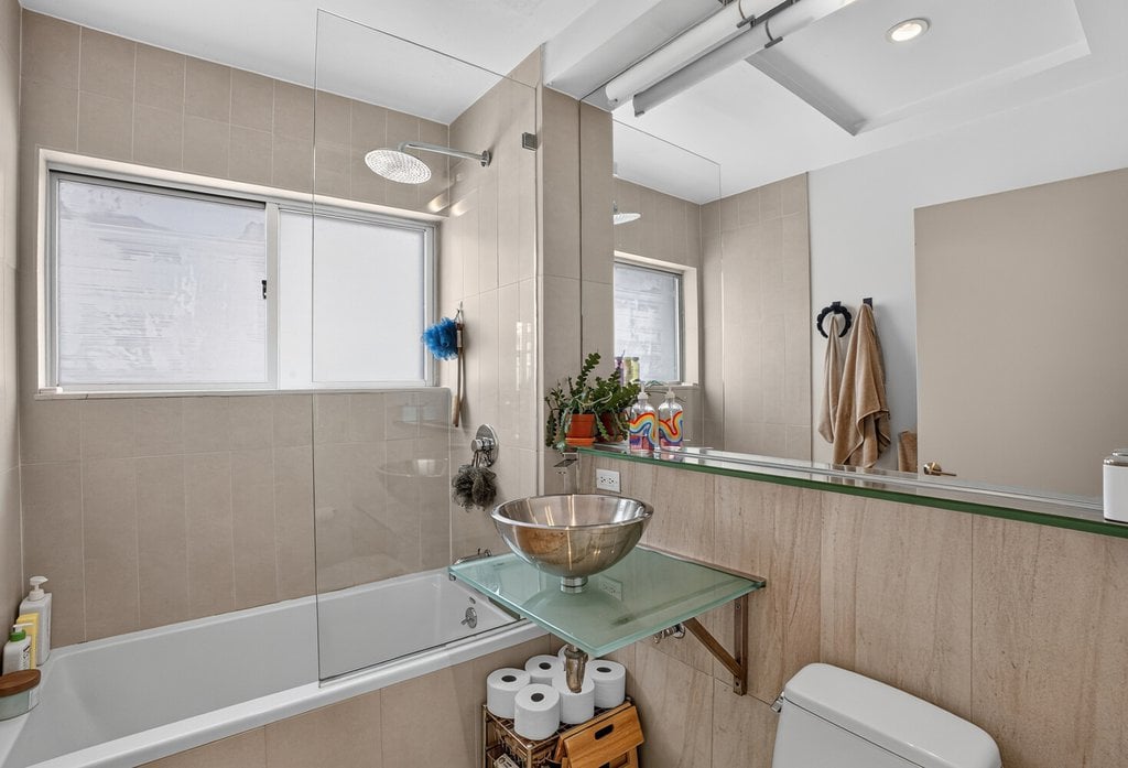 297 Driggs Avenue, Unit 6B photo 7