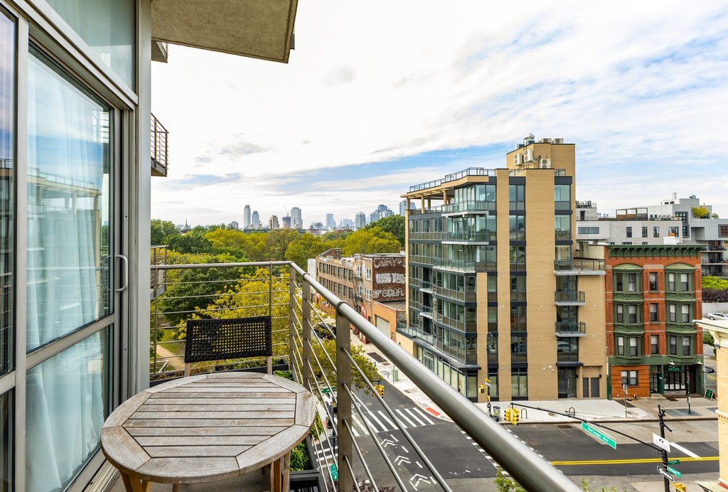 297 Driggs Avenue, Unit 6B photo 9