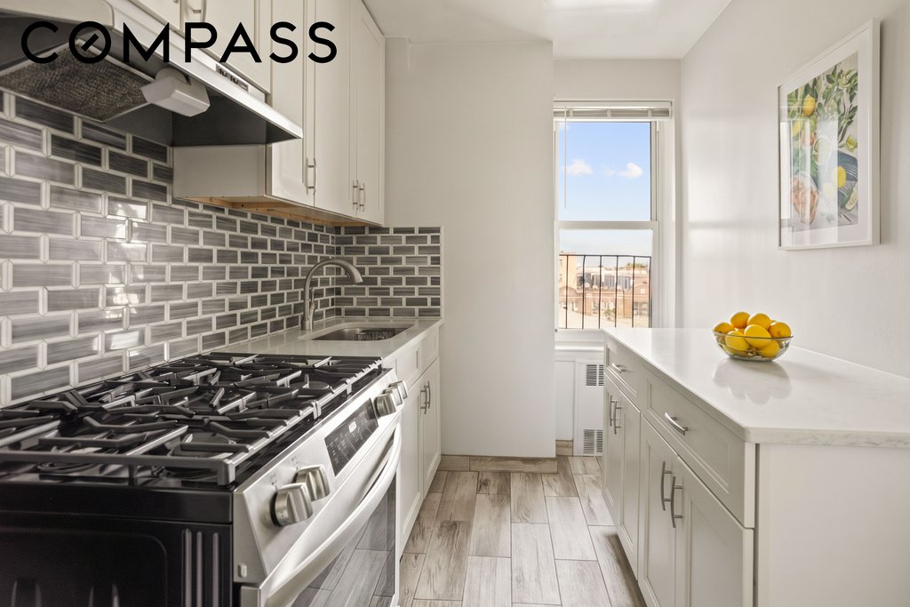 33-15 81st Street, Unit 4C photo 3
