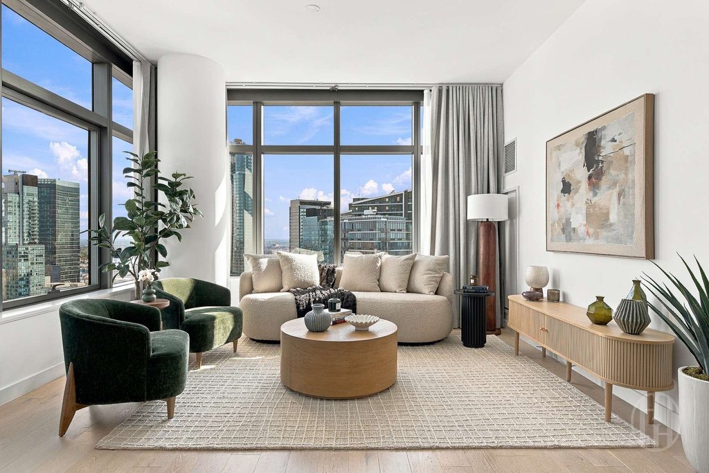 3 Court Square, Unit 4608 photo 3