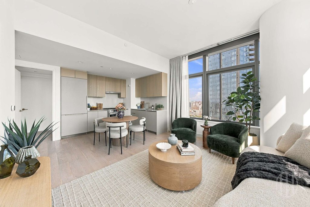 3 Court Square, Unit 4608 photo 5
