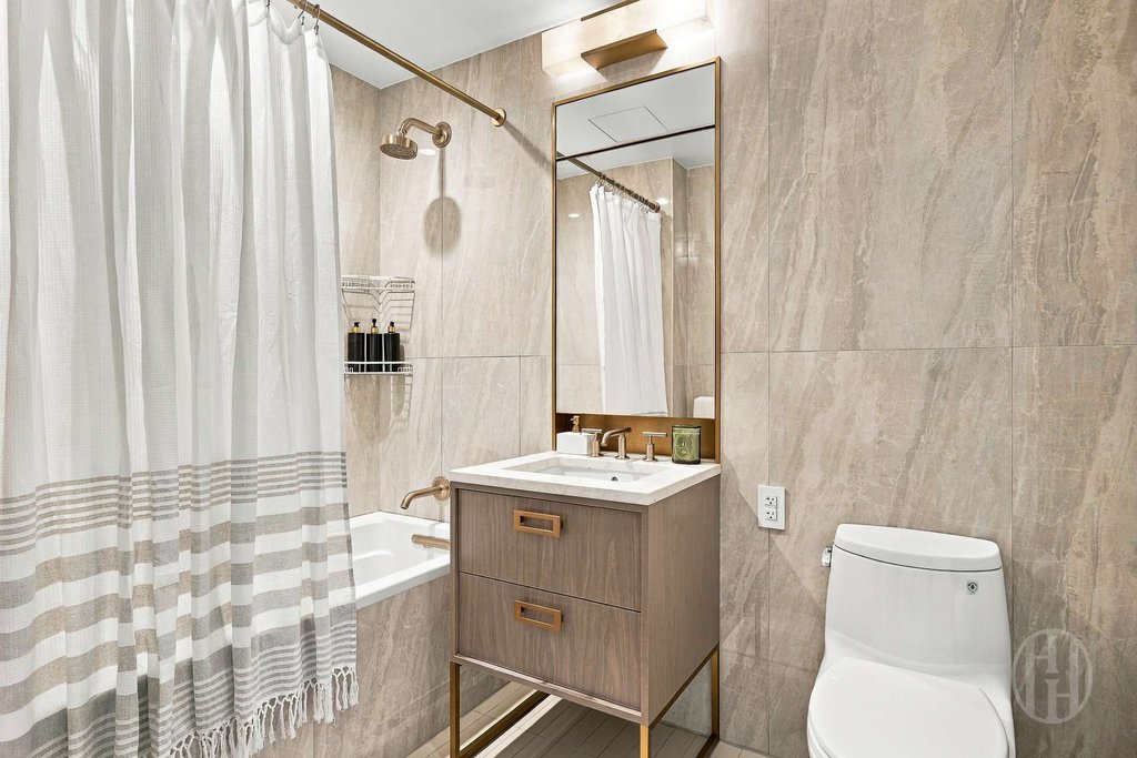 3 Court Square, Unit 4608 photo 9