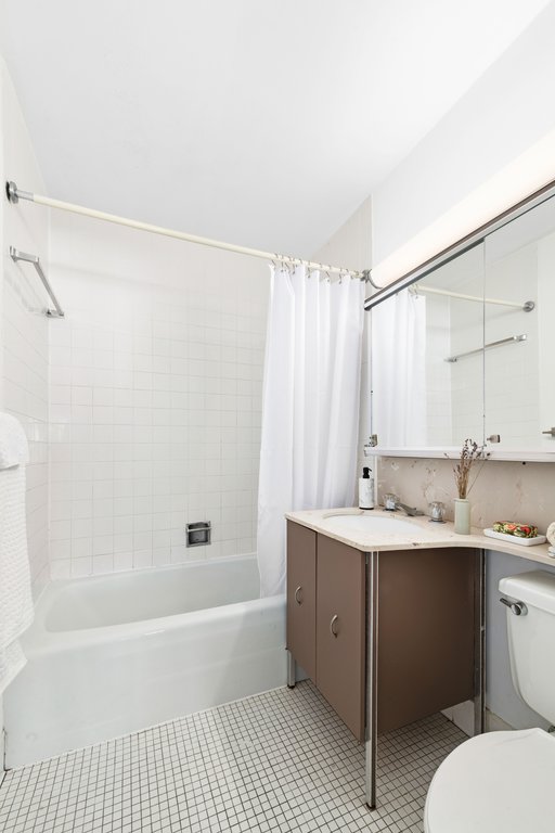 20 West 64th Street, Unit 15J photo 6