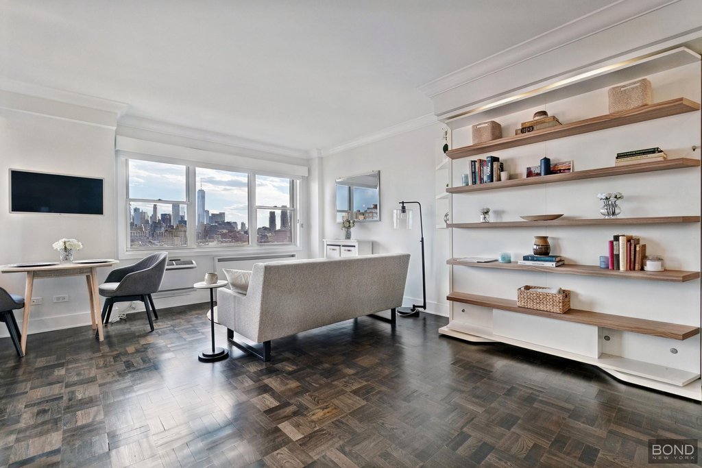 14 Horatio Street, Unit 16J photo 3