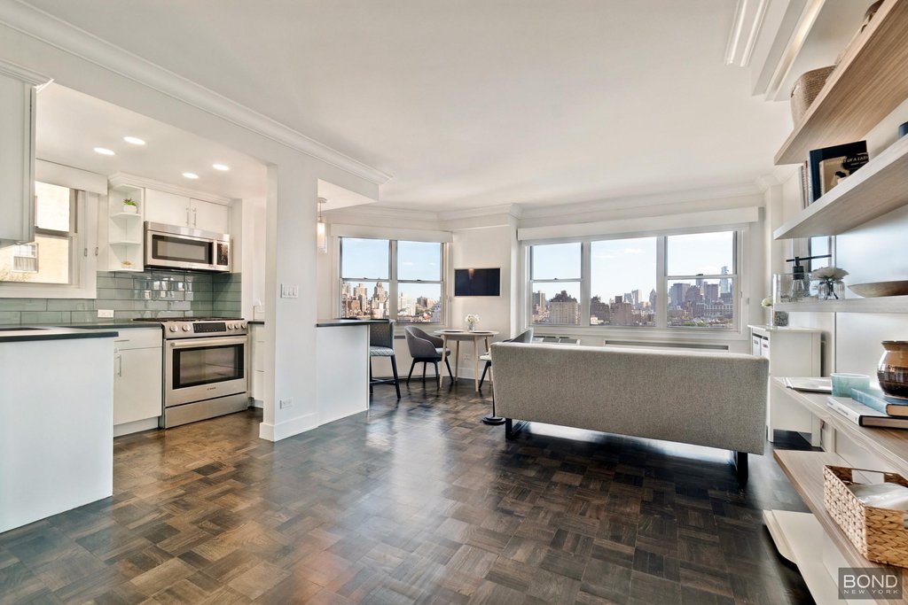 14 Horatio Street, Unit 16J photo 4