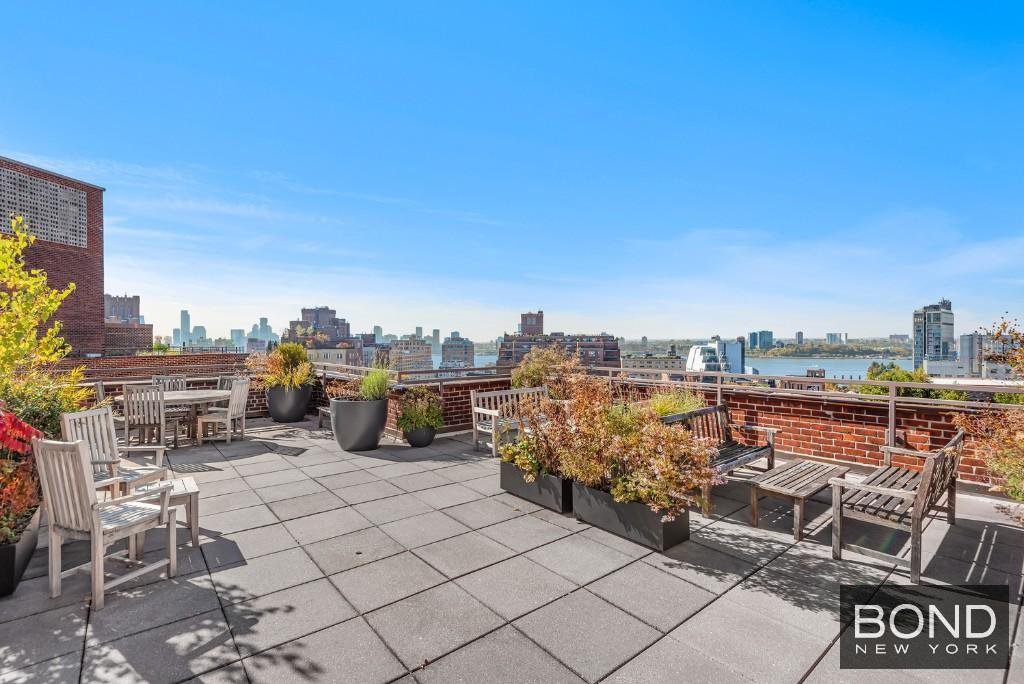 14 Horatio Street, Unit 16J photo 14
