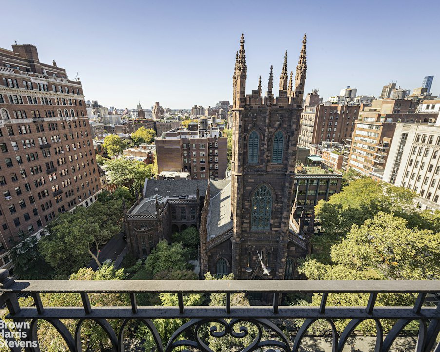 45 Fifth Avenue, Unit 15A photo 2