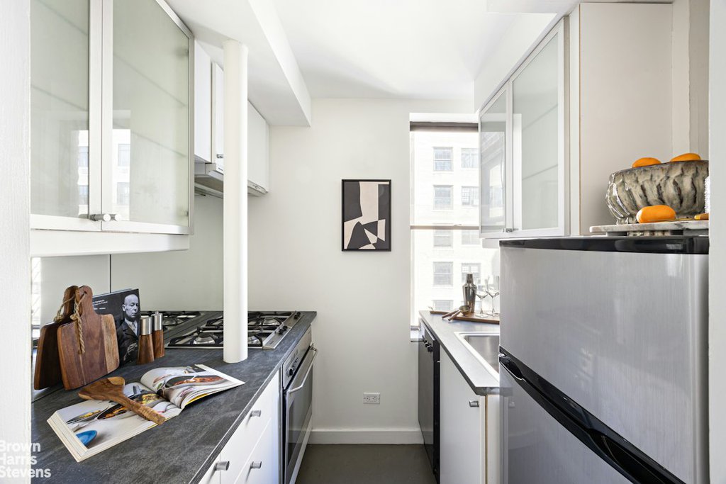 45 Fifth Avenue, Unit 15A photo 6