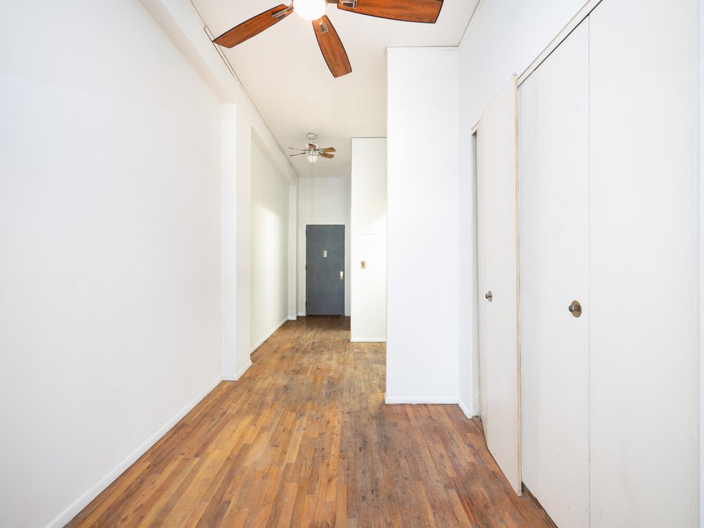 23 Waverly Place, Unit 6L photo 2