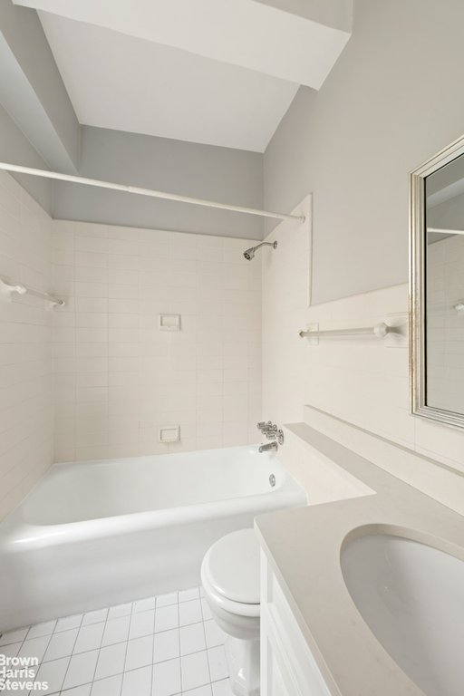 12 West 72nd Street, Unit 7H photo 4