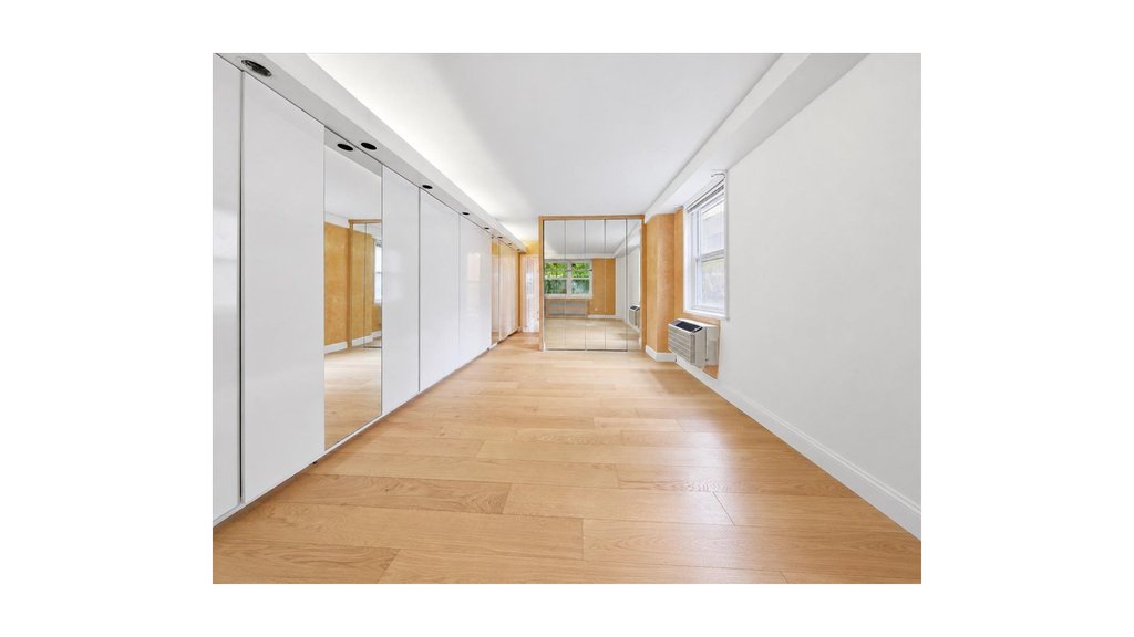 2575 Palisade Avenue, Unit 1L photo 12