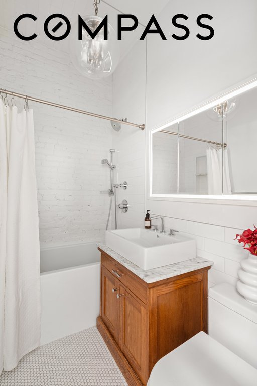 68 West 11th Street, Unit 4 photo 8
