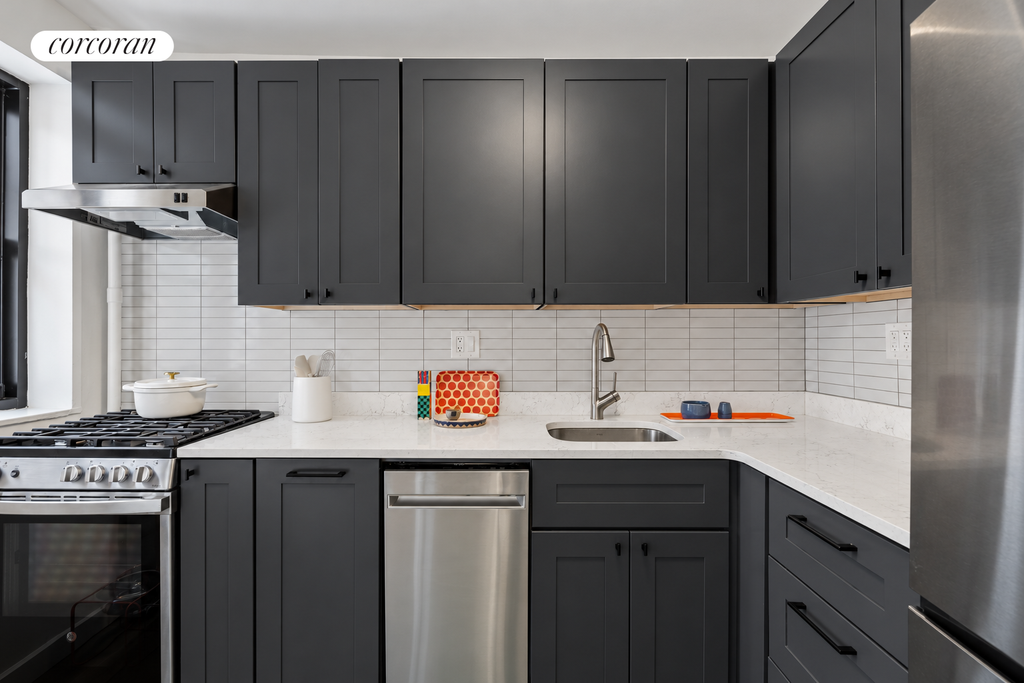 345 Clinton Avenue, Unit 6A photo 5