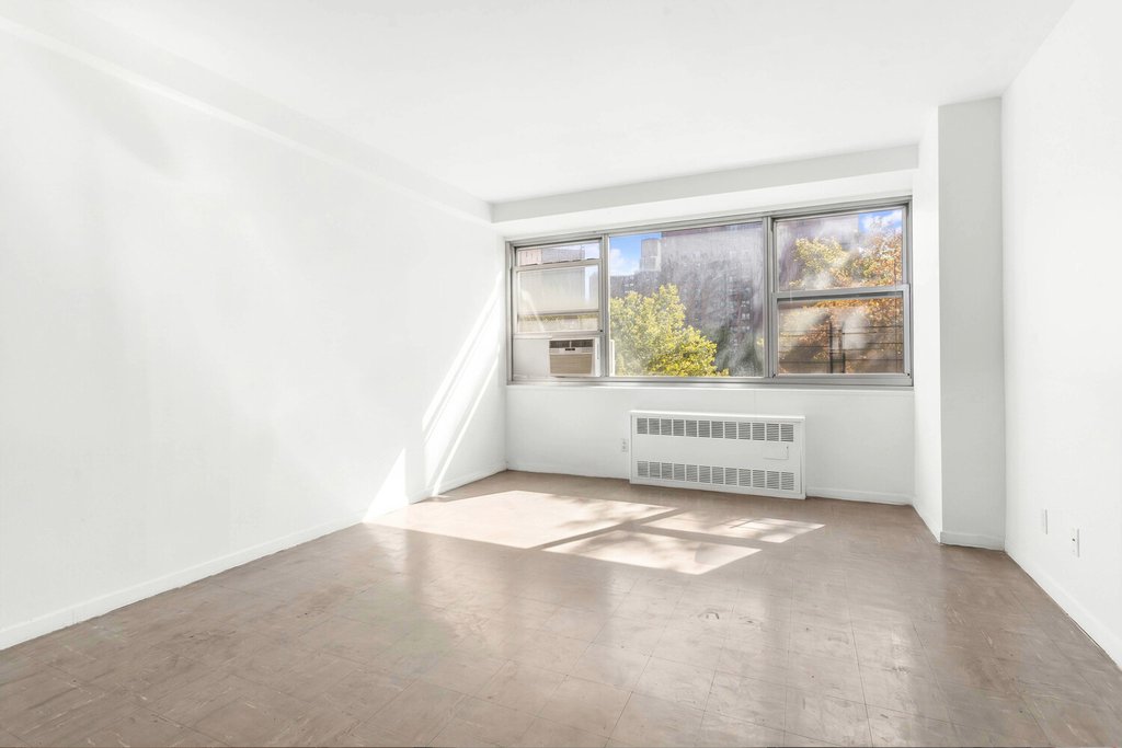 185 Park Row, Unit 4G photo 4