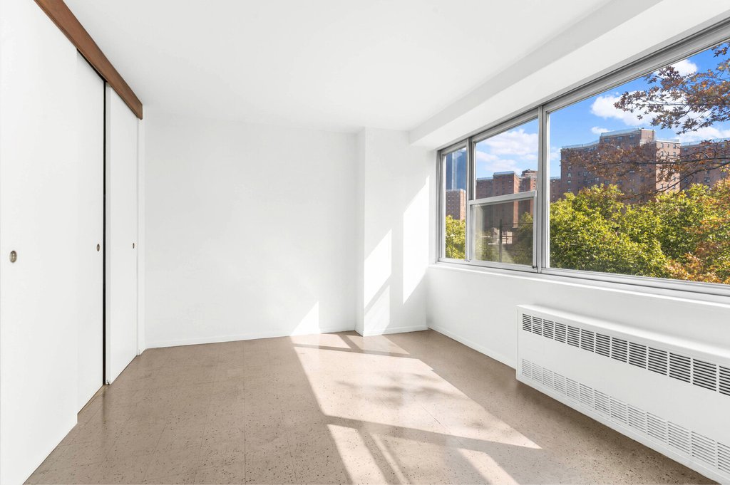 185 Park Row, Unit 4G photo 9