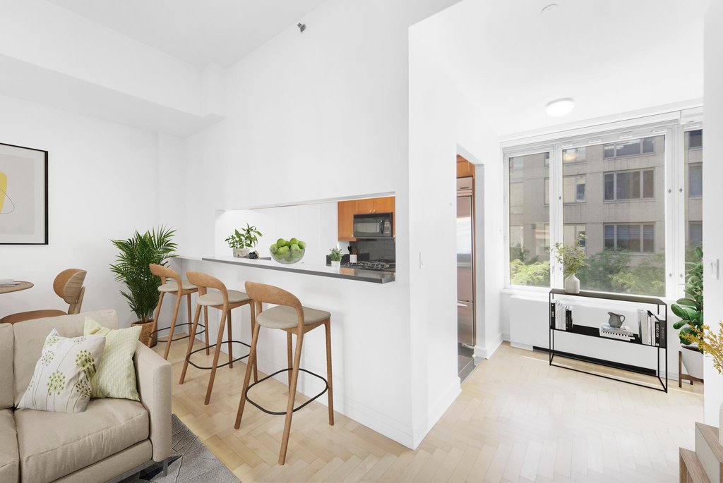220 Riverside Boulevard, Unit 5T photo 8