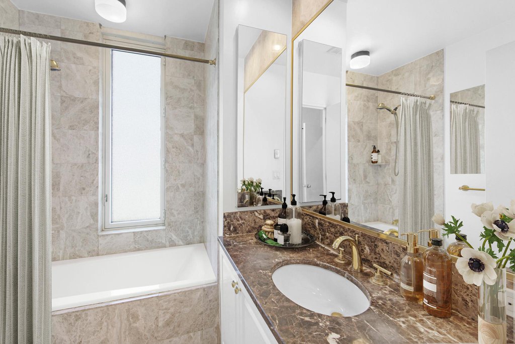 220 Riverside Boulevard, Unit 5T photo 13