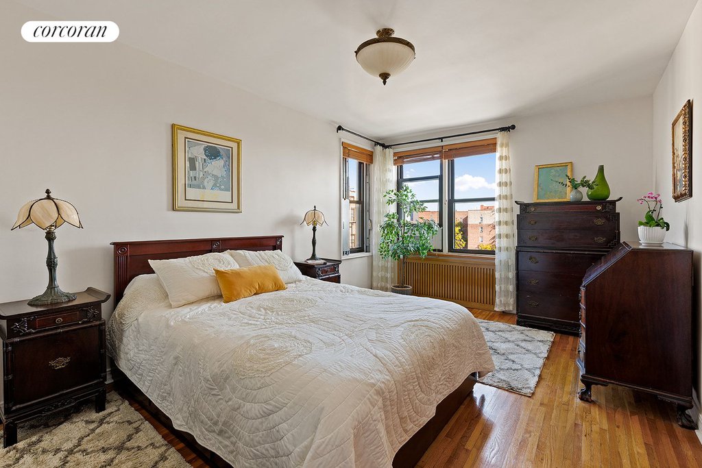 7423 Ridge Boulevard, Unit 6B photo 4