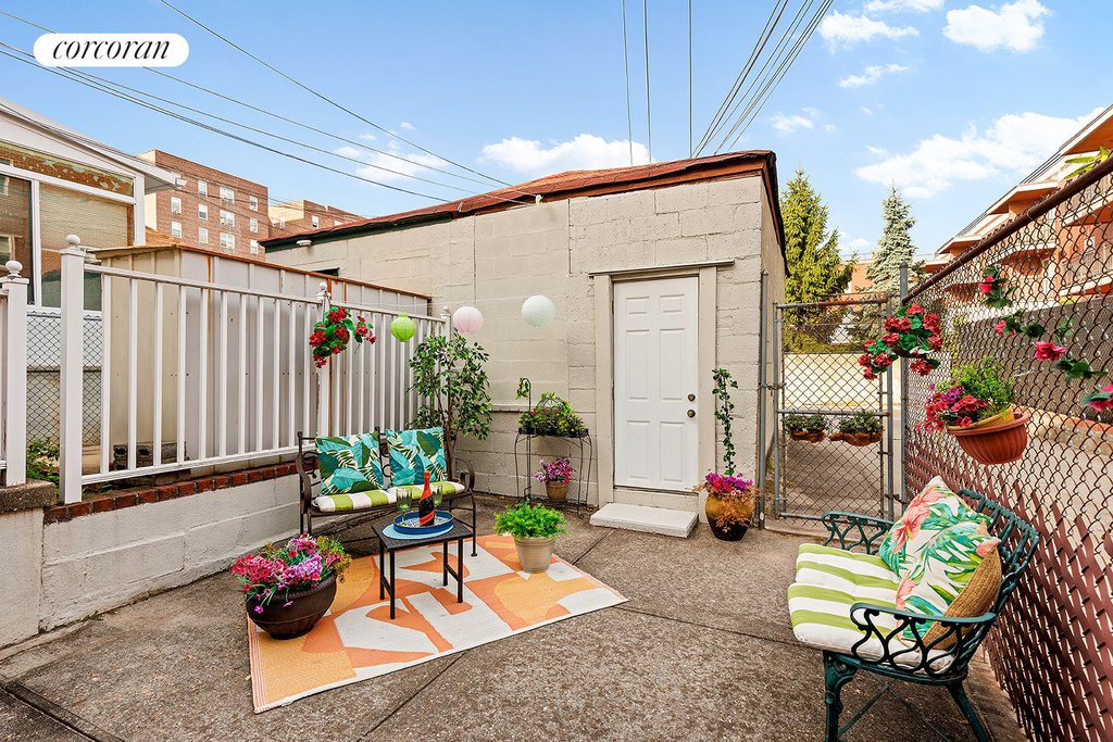 449 Marine Avenue – For Sale photo 6