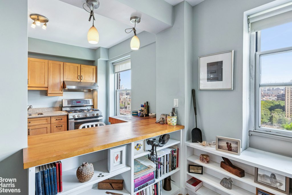 500 Grand Street, Unit C12D photo 2