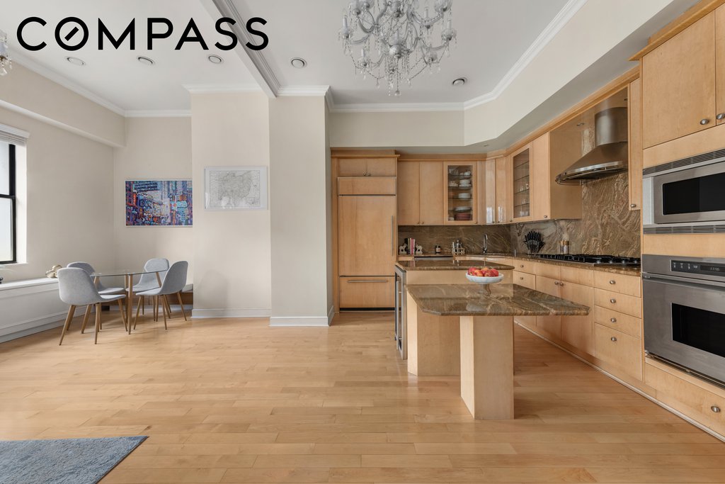 3 Hanover Square, Unit 23E photo 4