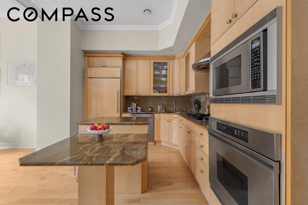 3 Hanover Square, Unit 23E photo 5
