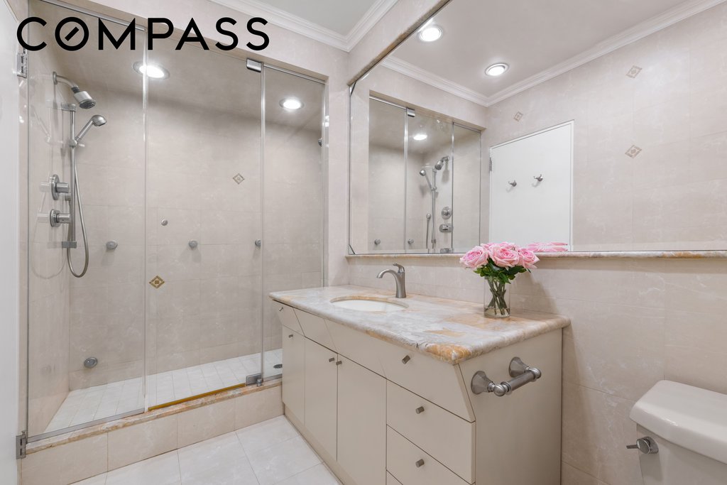 3 Hanover Square, Unit 23E photo 7