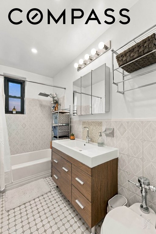 88-09 Northern Boulevard, Unit 506 photo 24