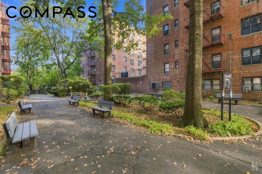 88-09 Northern Boulevard, Unit 506 photo 25