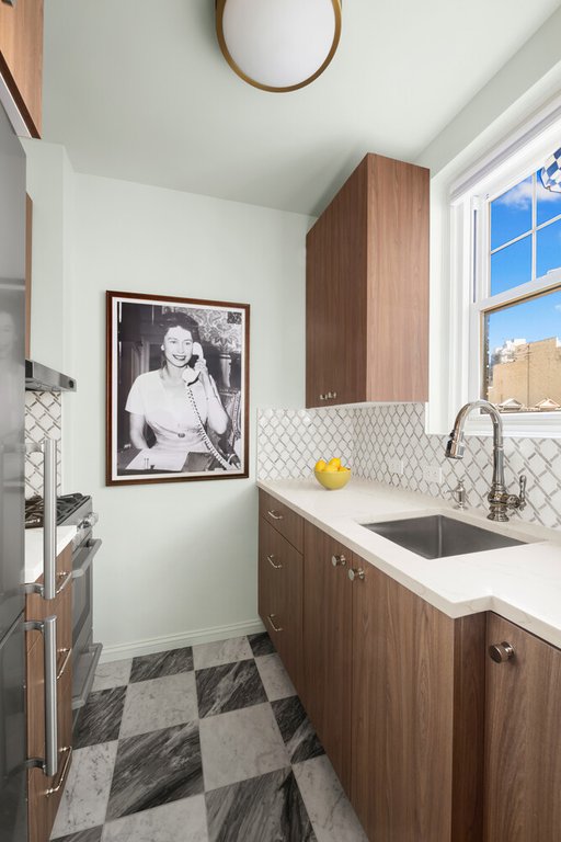299 West 12th Street, Unit 6B photo 2