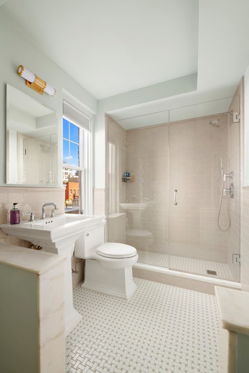 299 West 12th Street, Unit 6B photo 3