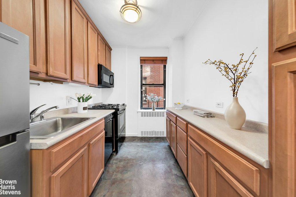 205 West 95th Street, Unit 4E photo 2