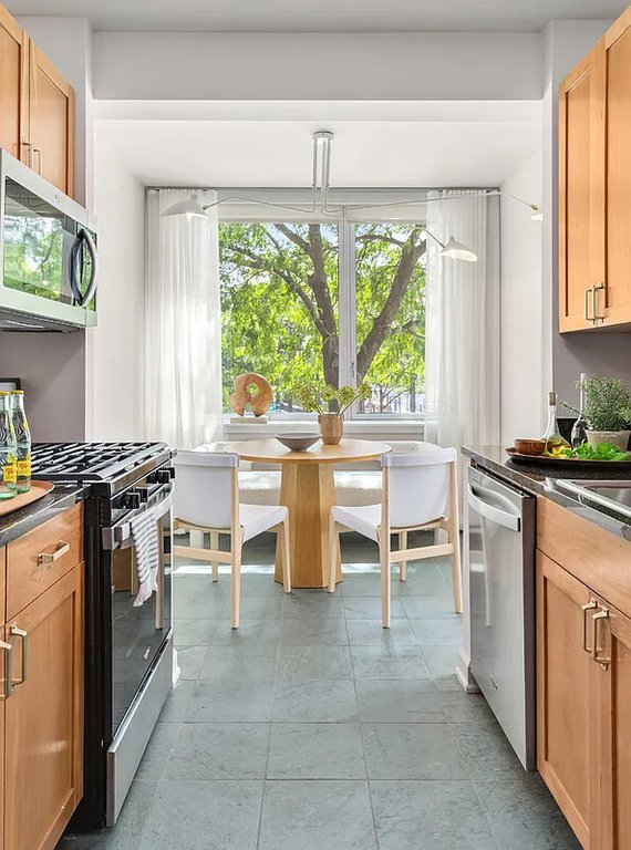 20 River Terrace, Unit 8M photo 3