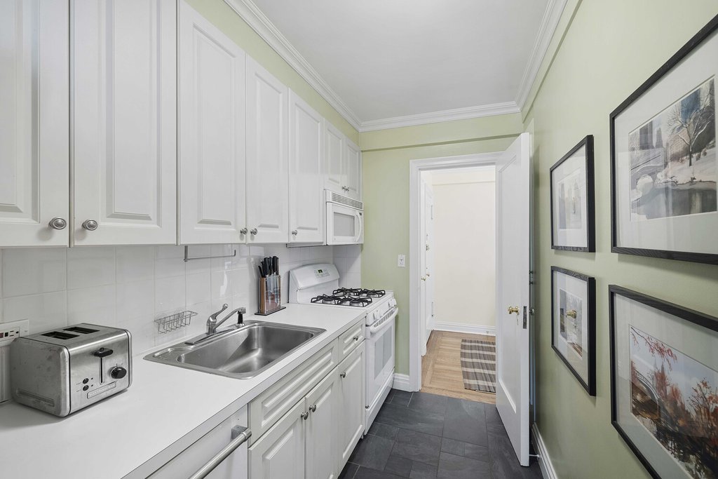 414 East 52nd Street, Unit 9F photo 6