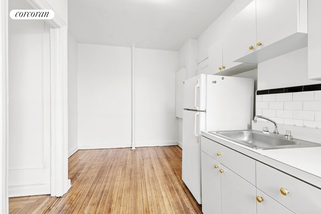 860 West 181st Street, Unit 51B photo 6