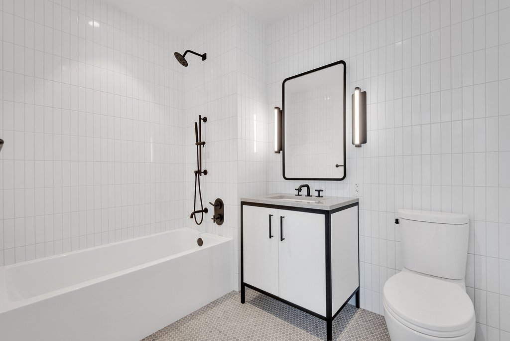 29 Huron Street, Unit 8GW photo 6