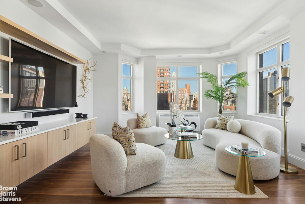 188 East 76th Street, Unit 19B photo 3