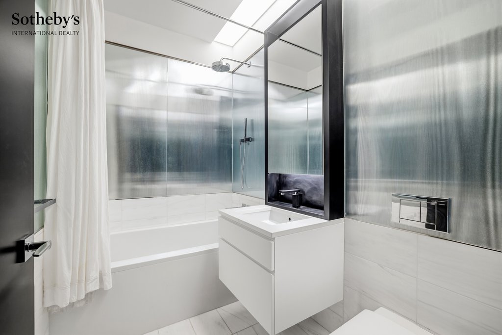 157 West 57th Street, Unit 38B photo 13