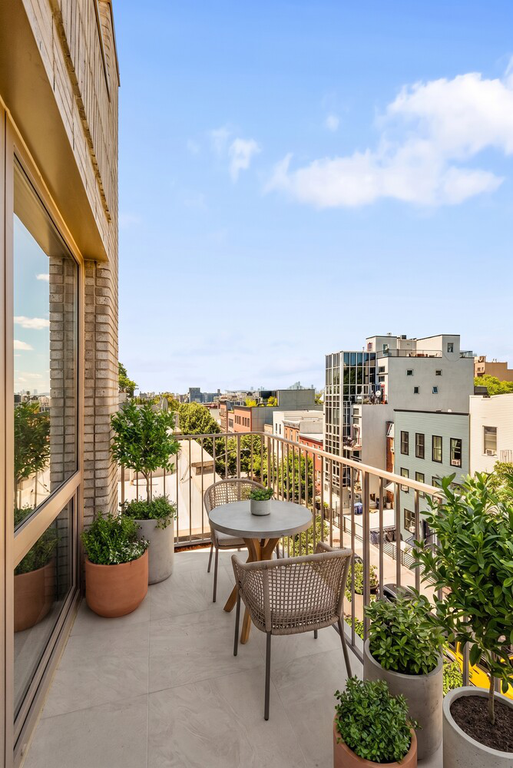 218 23rd Street, Unit 4 photo 3