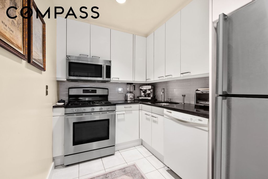 146 West 57th Street, Unit 38E photo 4