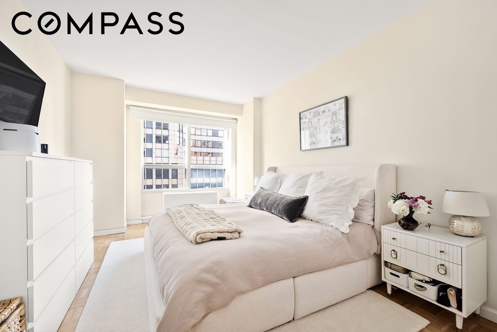 146 West 57th Street, Unit 38E photo 5