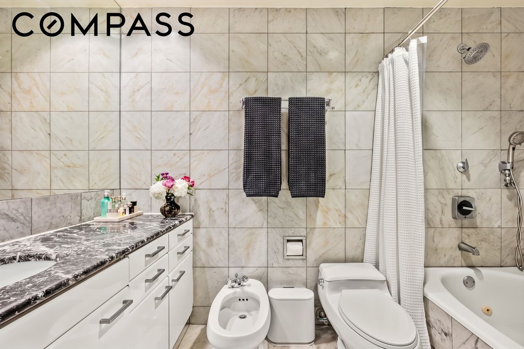 146 West 57th Street, Unit 38E photo 6