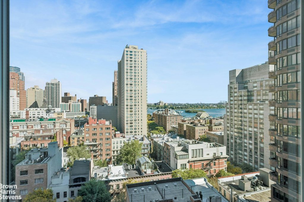 445 East 86th Street, Unit 15D photo 2