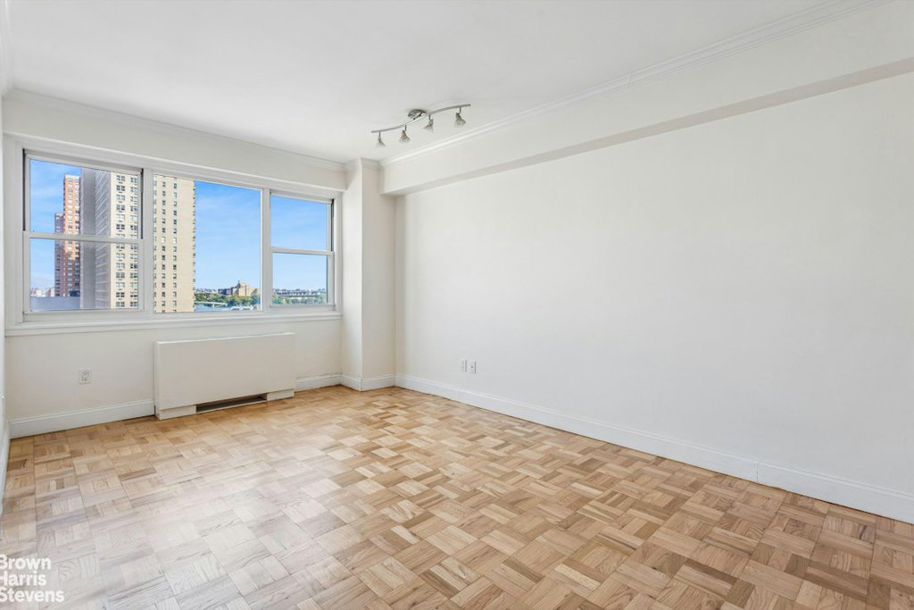 445 East 86th Street, Unit 15D photo 4