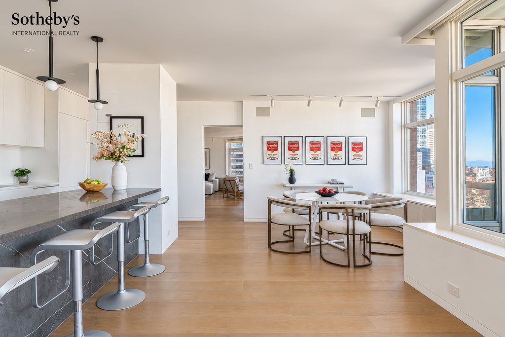 188 East 64th Street, Unit 2506 photo 7